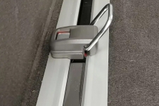 Clips de montaje originales - Sistema de rieles VW T7 (juego de 2)